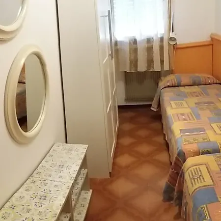 Falco Apartment *